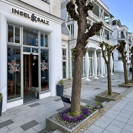 Haus Waldidyll, Strandklang - Bade- & Saunawelt Taeglich Inklusive Sellin (Rugen)